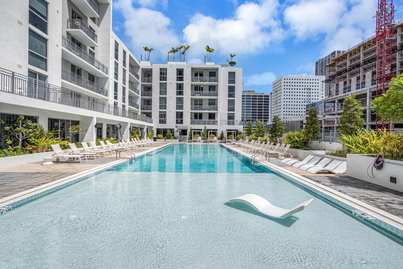 Beautiful With King Bed & Free Parking Apartment Miami