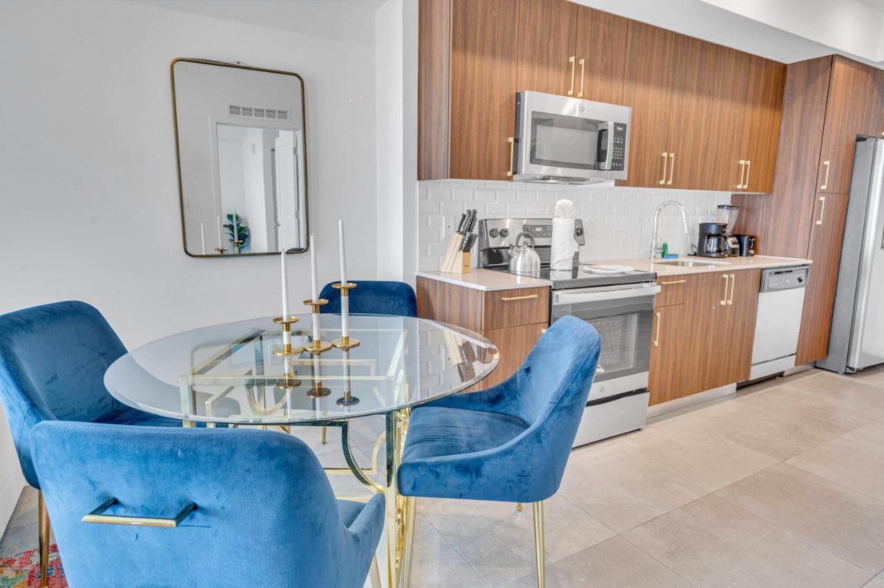 Beautiful With King Bed & Free Parking