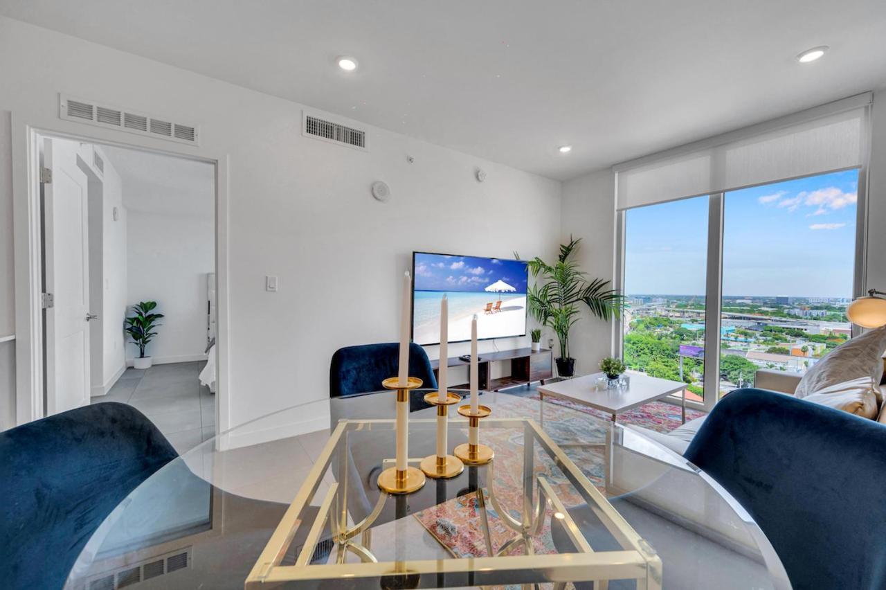 Beautiful With King Bed & Free Parking *